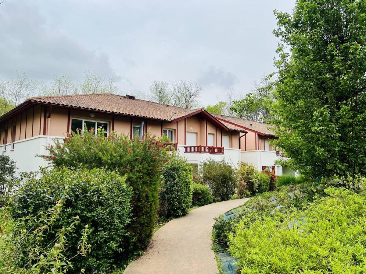 Appartement F2 A Cambo-Les-Bains Avec Piscine, Proche Thermes, Terrasse Et Parking - Fr-1-495-36 Cambo-les-Bains Exterior foto